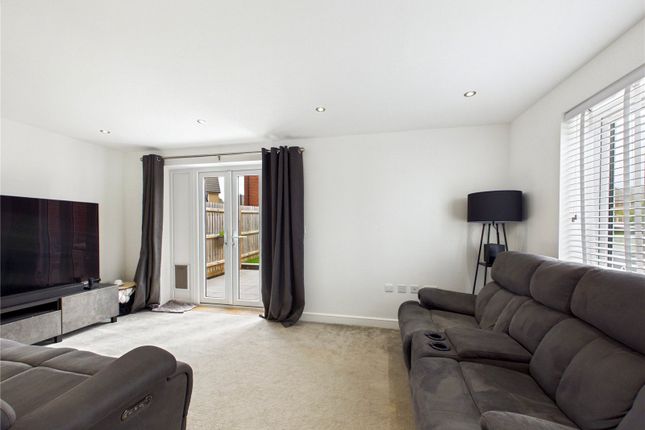 16, Northfield View, Ipswich photo 2