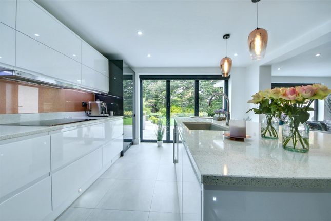8, May Gardens, Elstree photo 2