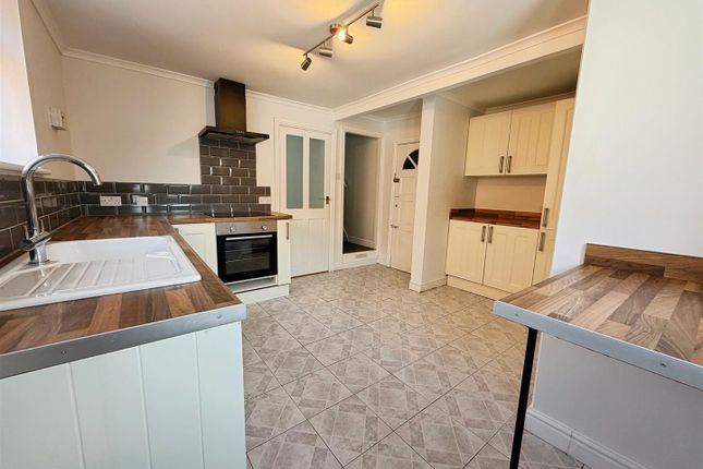 25, Cemetery Road, Newcastle-Under-Lyme photo 3