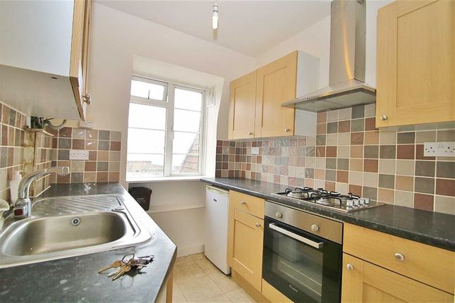 92 Grosvenor Court, Morden, London photo 4