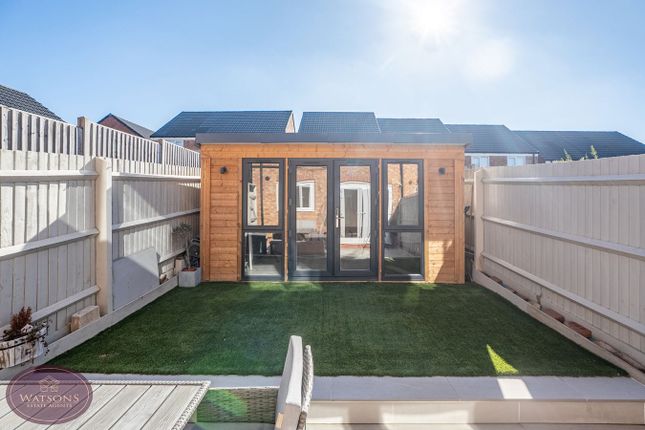 17, Hewer Close, Nottingham photo 4
