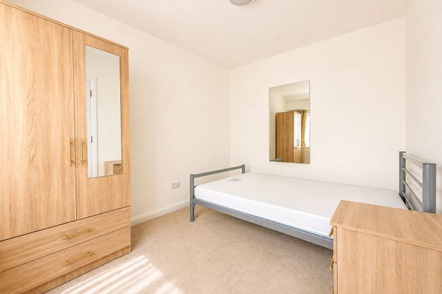 4, Seaton Road, Hayes photo 4
