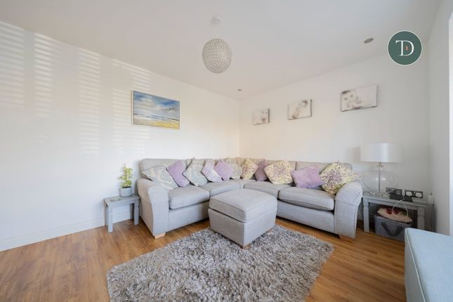 12, Shones Croft, Neston photo 3