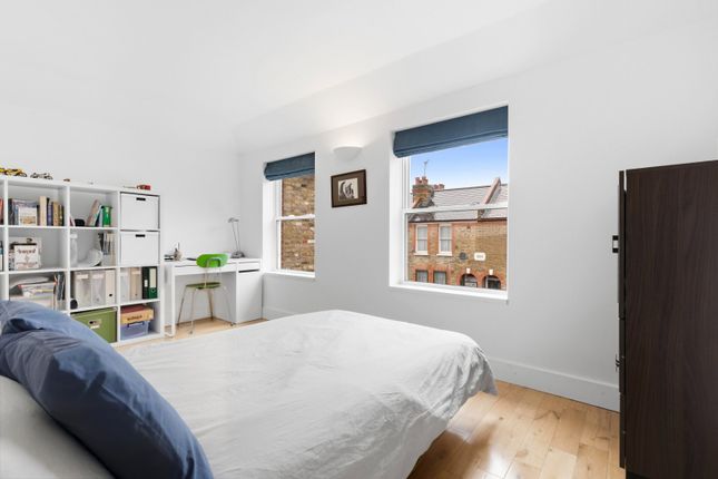 Flat 1,, 1, Seal Street, London photo 2