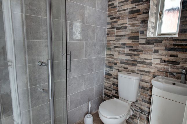 Flat 6, The Royal, Sheffield photo 3