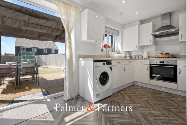 21, Barnacle Way, Essex photo 3