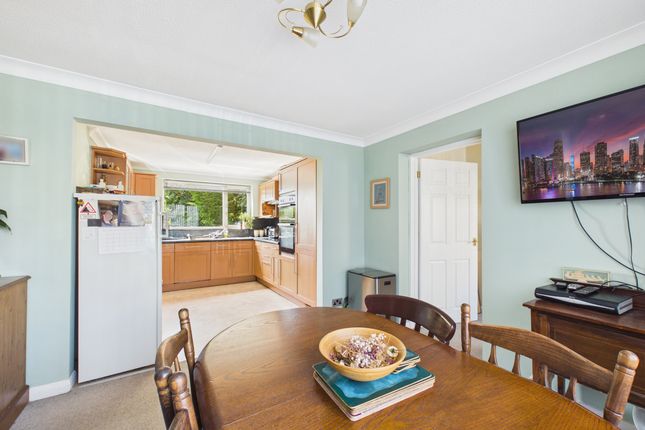 1 Hartmoor Close, High Wycombe photo 4