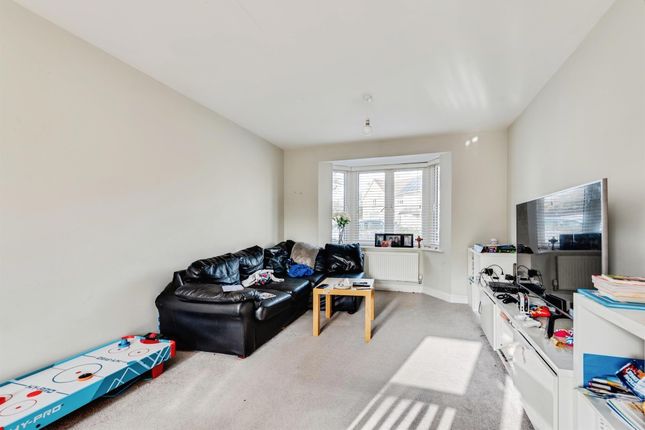 15, Guild Close, Witney photo 3