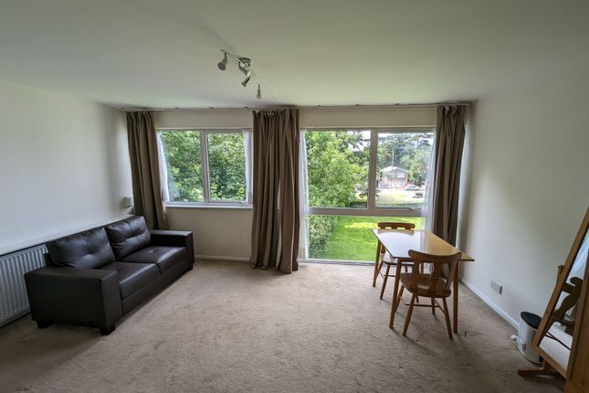 Ailantus Court, Stonegrove, Edgware photo 3