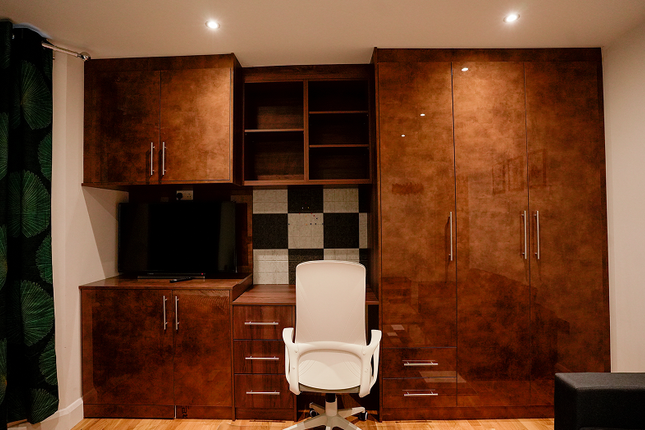Room 1, 55, St. Judes Road, Egham photo 4