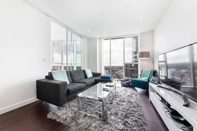 Thumbnail Flat to rent in Sky Gardens, 155 Wandsworth Road, London