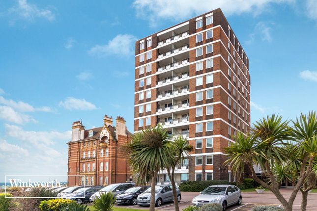 Thumbnail Flat to rent in Ashley Court, Grand Avenue, Hove, East Sussex