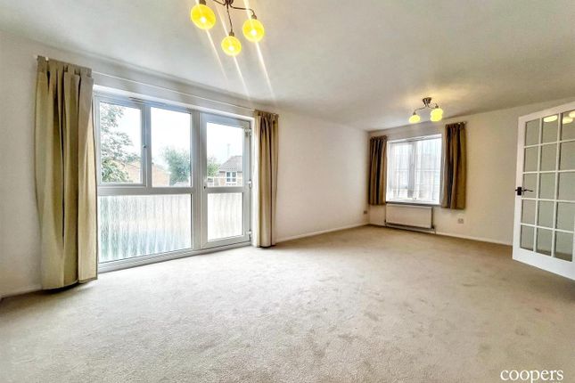 88, Aylsham Drive, Ickenham photo 2