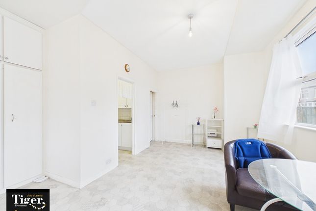 72, St. Heliers Road, Blackpool photo 4