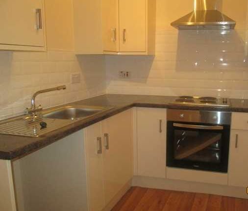 Thumbnail Flat to rent in Roundwell St, Stoke On Trent, Tunstall