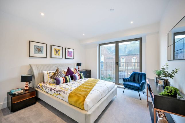 Flat for sale in Jade Apartments, New Malden