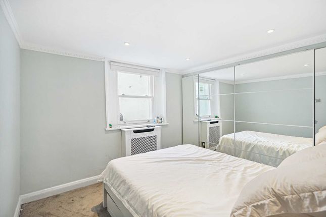 Flat for sale in Fulham Road, London