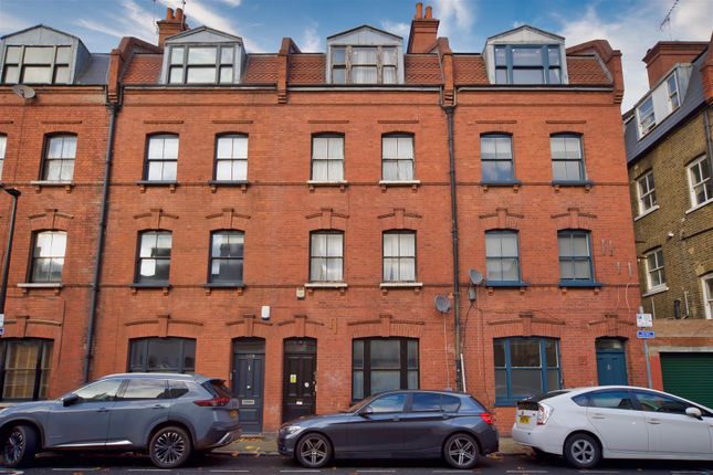 6-bed house on 111, Ashfield Street, London, £850,000
