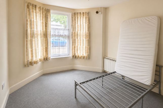 26,Flat 2, Bourne Street, Eastbourne photo 2