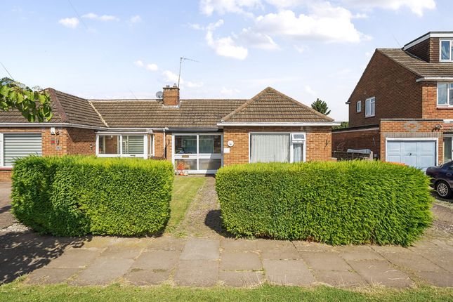 Thumbnail Bungalow for sale in Hadrian Avenue, Dunstable, Bedfordshire