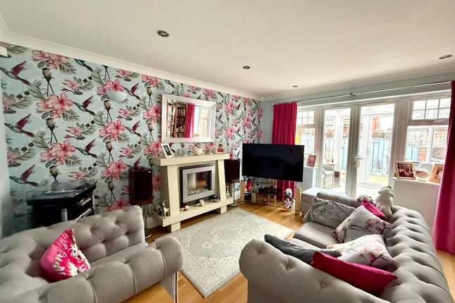 4, Manor Garth, Middlesbrough photo 4