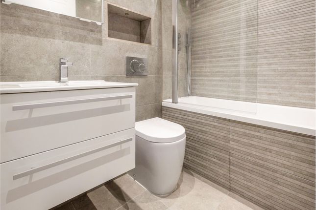 Flat 47, Oak House, Harvest Crescent, Hampshire photo 5