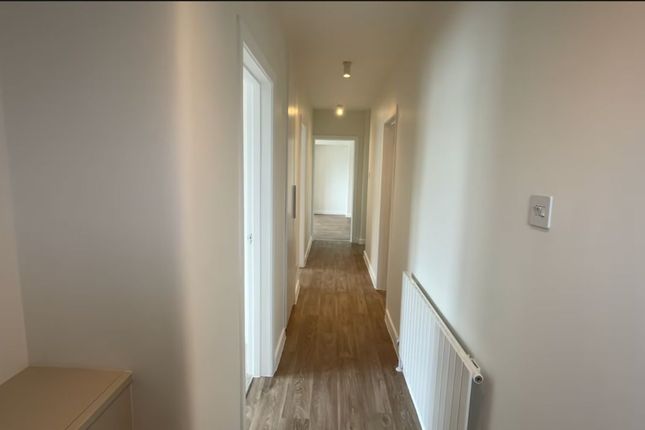 9, Burns Crescent, Dingwall photo 3
