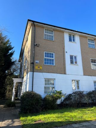 Flat to rent in Chelmsford Road, Dunmow