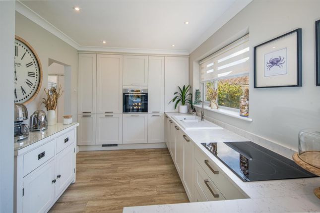 The Vines, Lane End Close, Bembridge photo 3