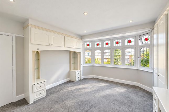 15, Shelley Crescent, Hounslow photo 4