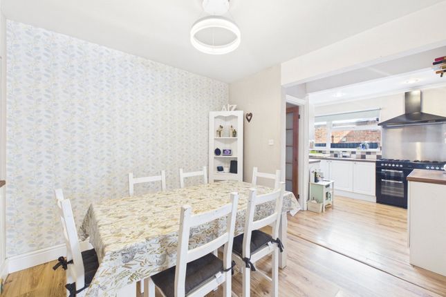 17, Shelley Road, Gloucestershire photo 3