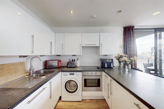 flat 10, 110/114, Grafton Road, London photo 4