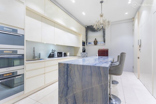 Terraced house for sale in Smith Street, Chelsea, London