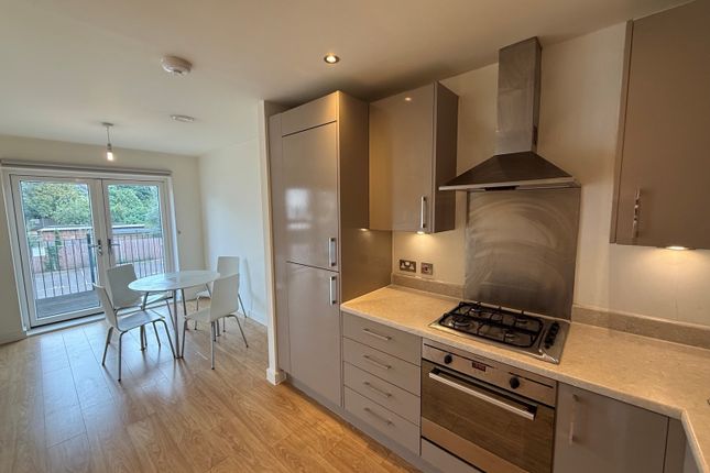 25, Coral Court, Telford Road, LONDON photo 4
