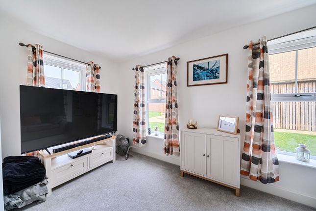 2, Lazenby Place, Beverley photo 3