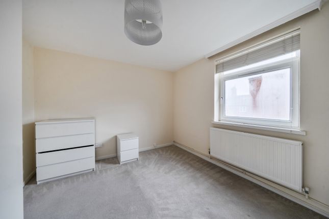 7 Birchington Court,, Crouch Hall Road, Crouch End photo 4