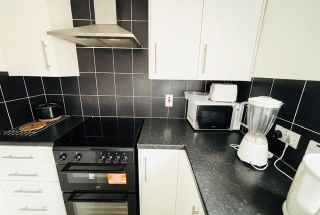 168, COLCHESTER photo 3