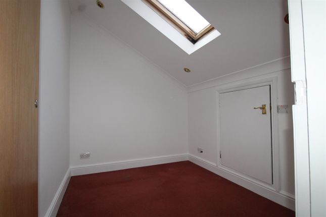 Flat to rent in Market Square, Whittlesey, Peterborough