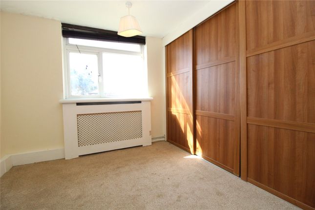 Flat to rent in Thorndon Court, Eagle Way