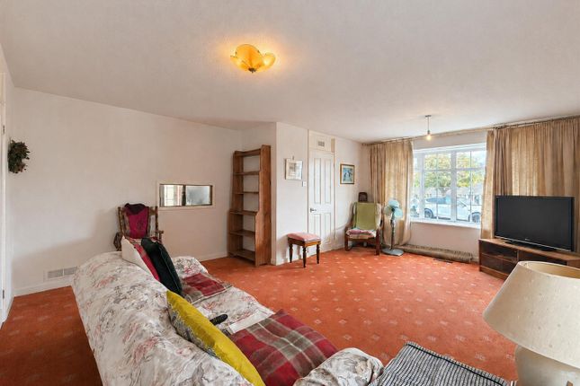4, Rossett Garth, Harrogate photo 4