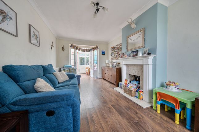 13 Tallis Road, Basildon photo 2