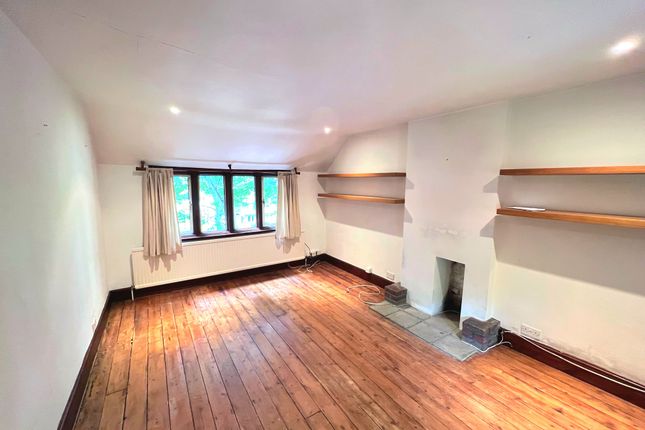 2 bed maisonette to rent in Godston Road, Purley, Surrey CR8