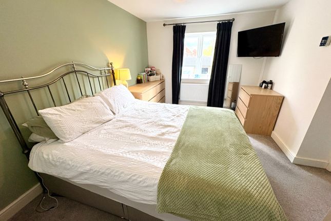 2, Mountbatten Drive, Leicester photo 4