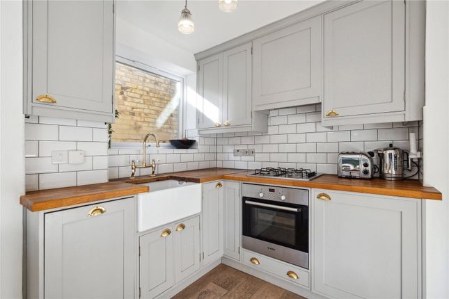 Flat for sale in Purves Road, London