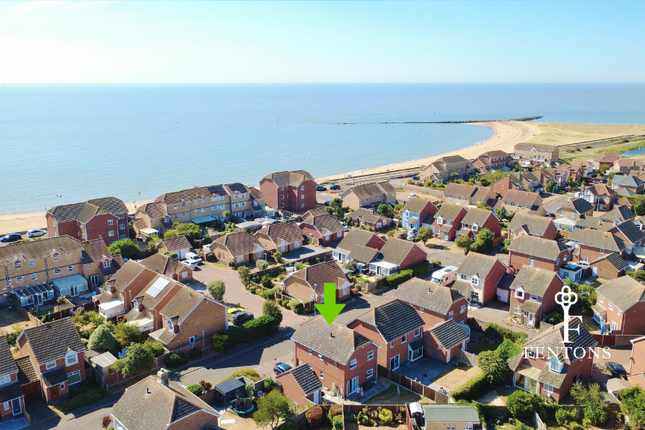 6, Deal Close, Clacton-on-Sea photo 2