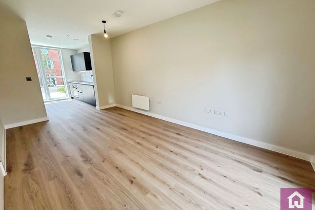 16, Stafford Close, Greater Manchester photo 5