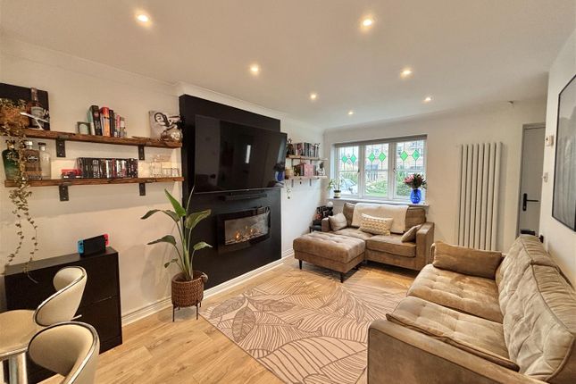 Crowden Drive, Glossop photo 2