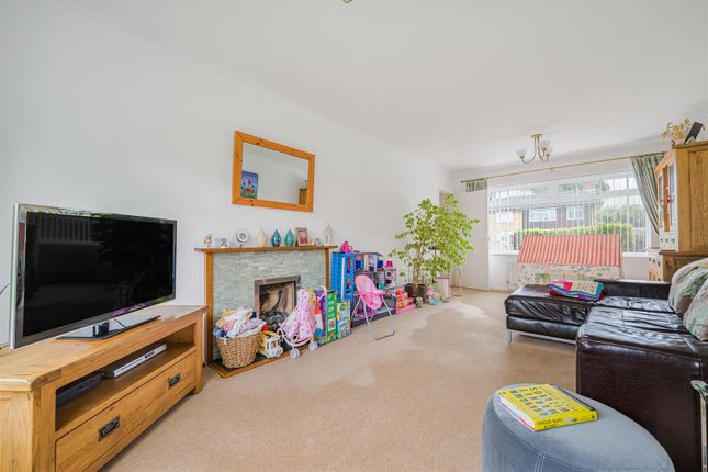 2, Cheriton Avenue, Bromley photo 4