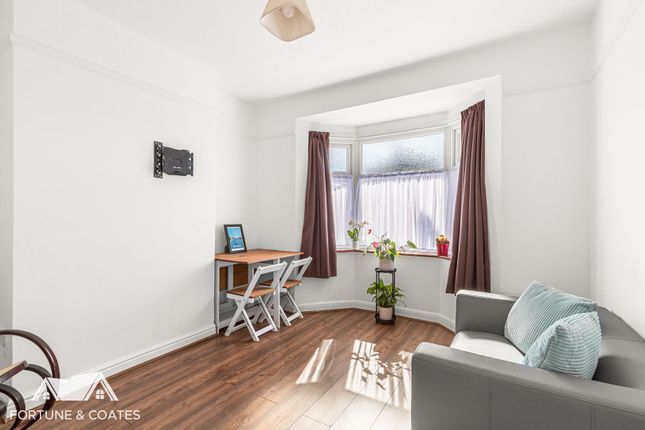 47a, Upshire Road, Waltham Abbey photo 2