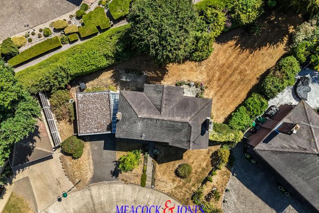 Glenmere, 12 Roundwood Grove, Brentwood photo 4